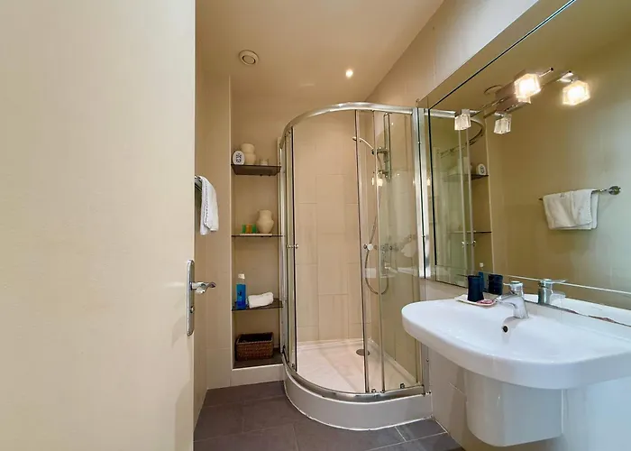 A025-appartement 2 - Carre D'or-hyper Centre * Cannes