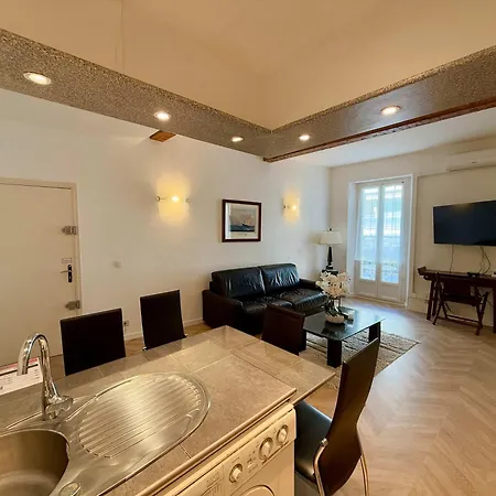 A025-appartement 2 - Carre D'or-hyper Centre Cannes