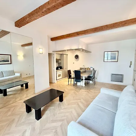 A025-appartement 2 - Carre D'or-hyper Centre Lägenhet